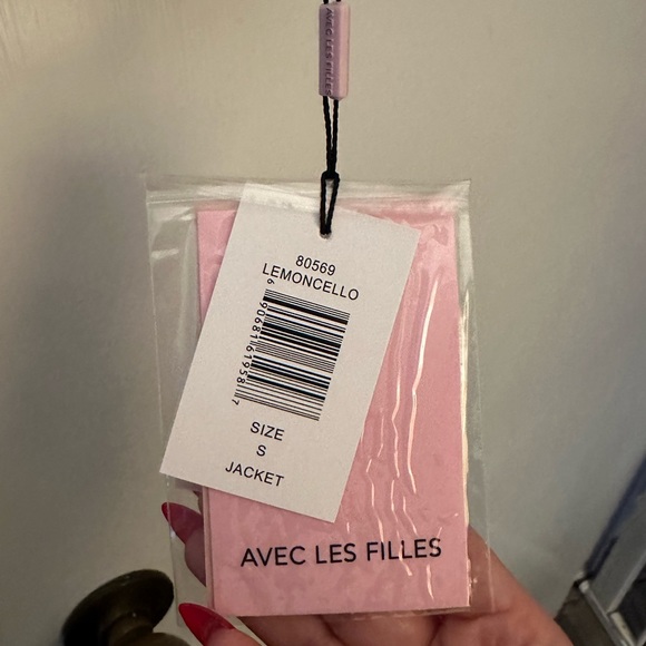 NWT faux leather butter yellow size small - Picture 3 of 4